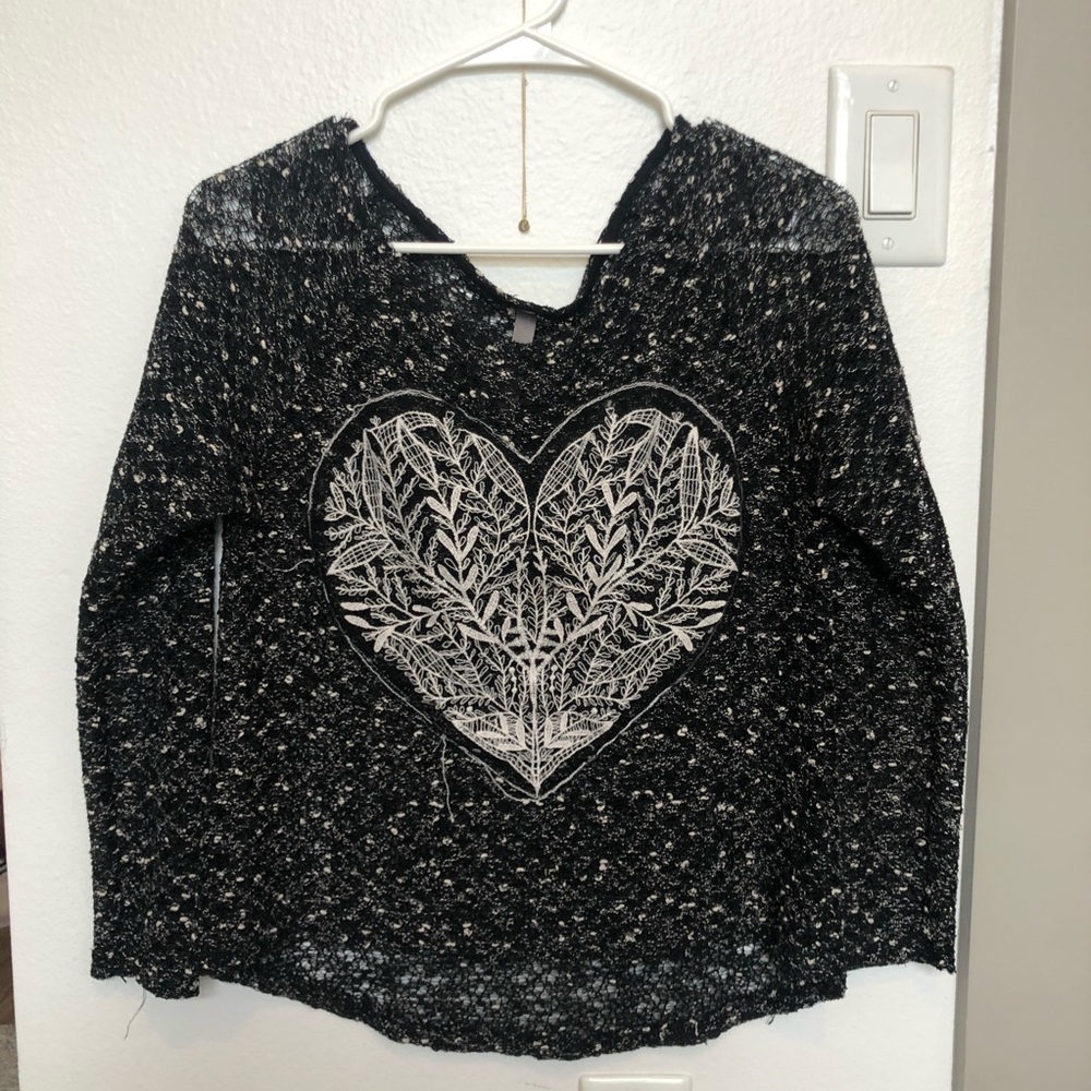Long-sleeve knitted sweater
